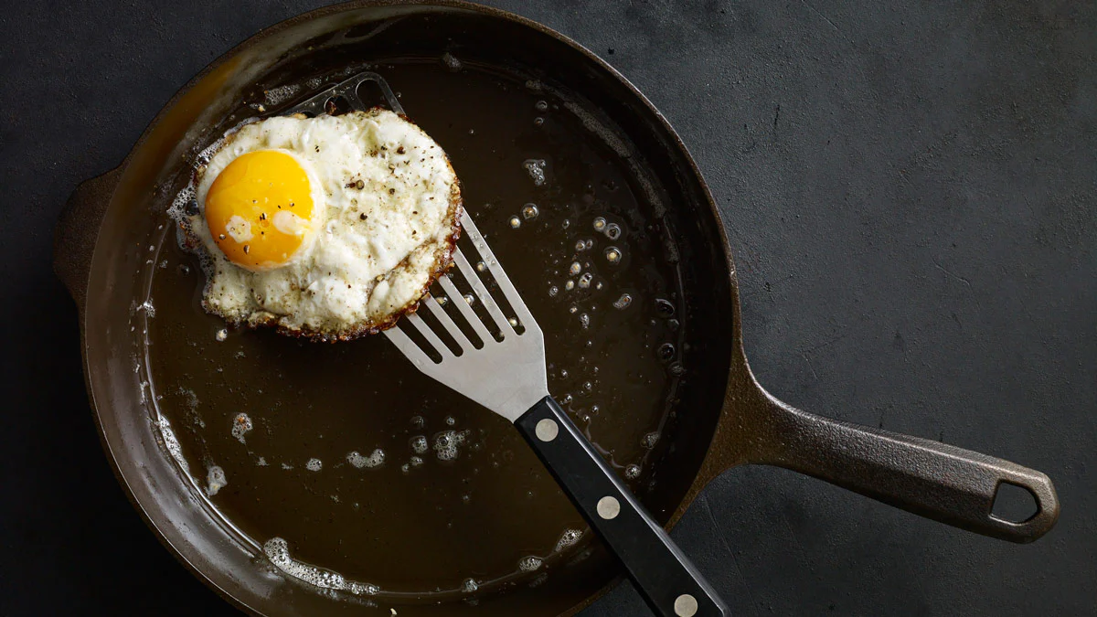 how-to-cook-eggs-on-a-cast-iron-skillet