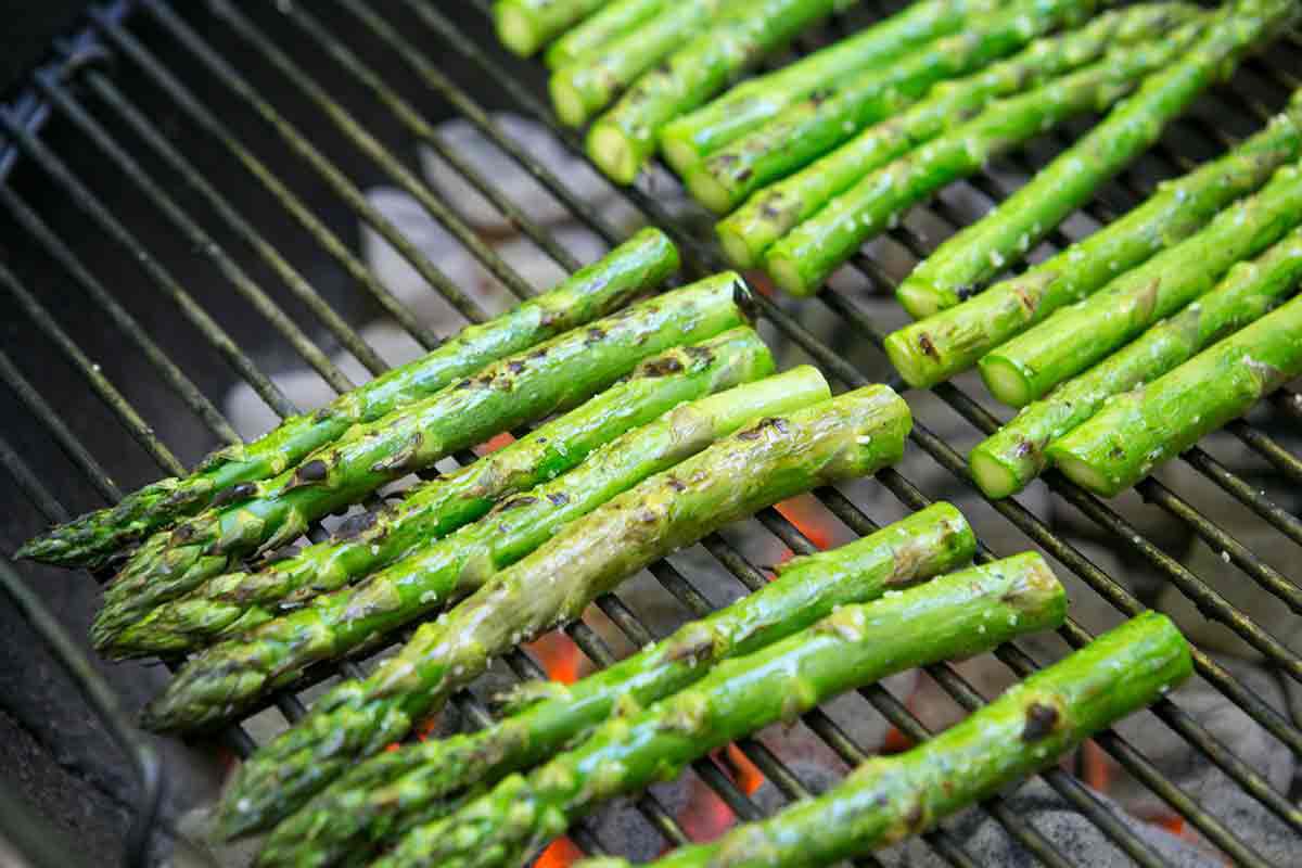 how-to-cook-fresh-asparagus-on-the-grill