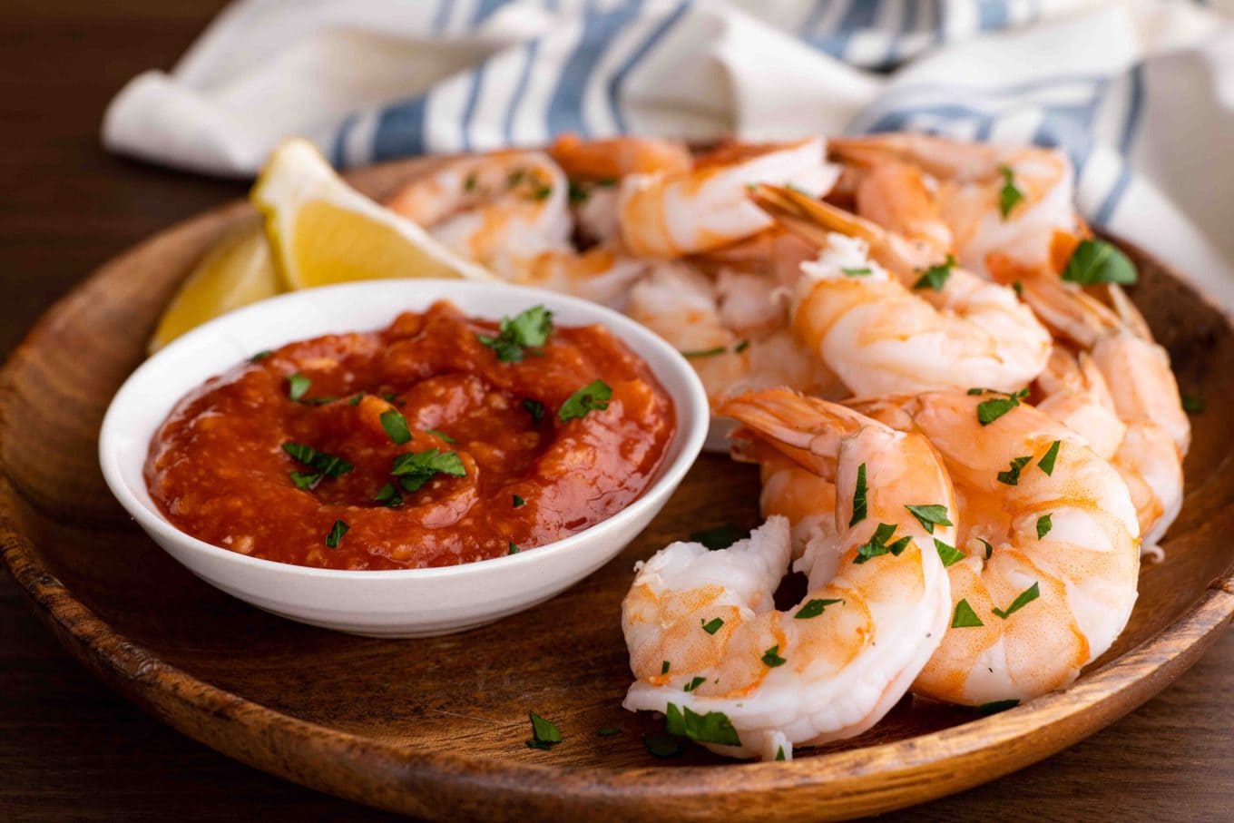 https://recipes.net/wp-content/uploads/2023/12/how-to-cook-frozen-raw-shrimp-for-shrimp-cocktail-1701899724.jpg