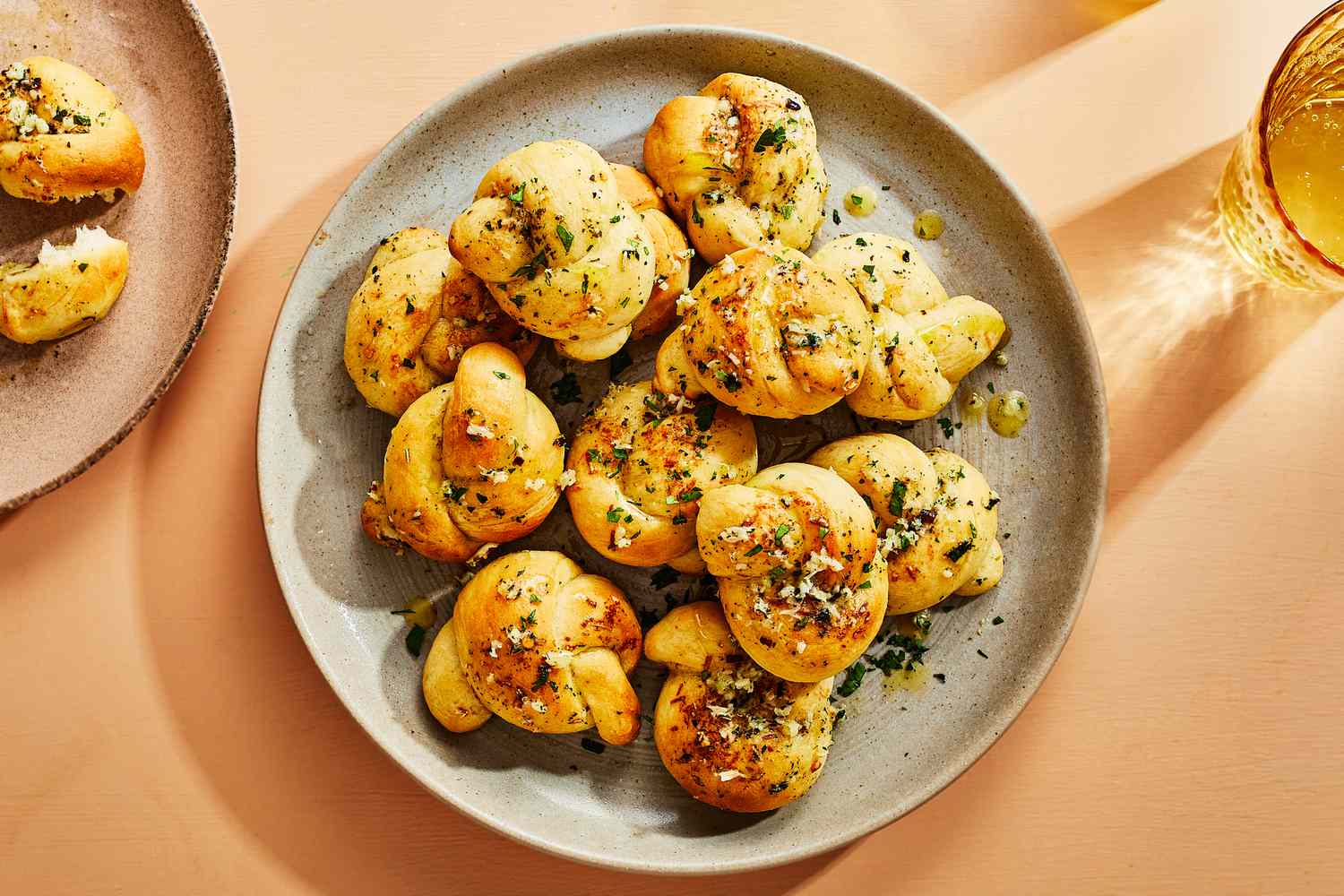 how-to-cook-garlic-knots