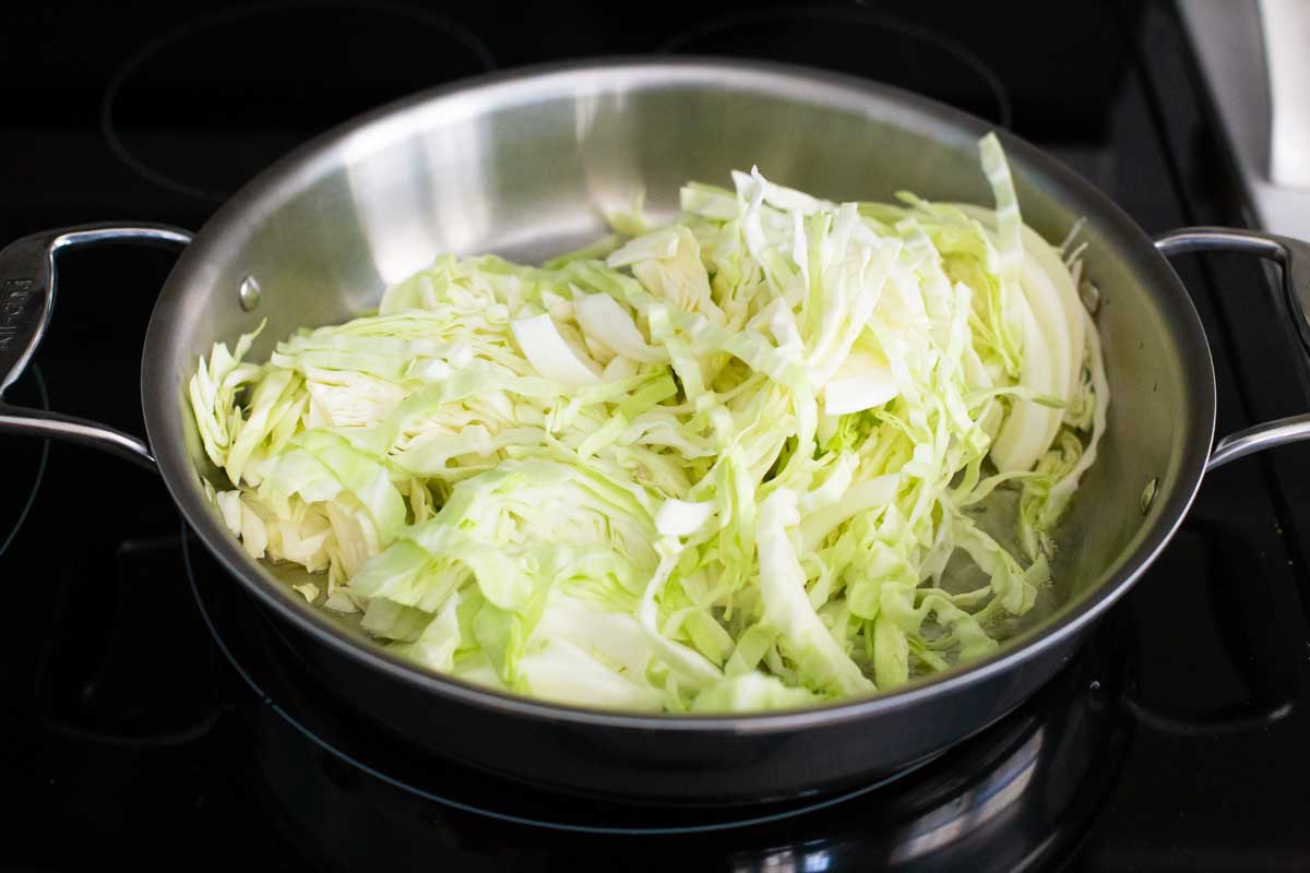 how-to-cook-green-cabbage-on-the-stove