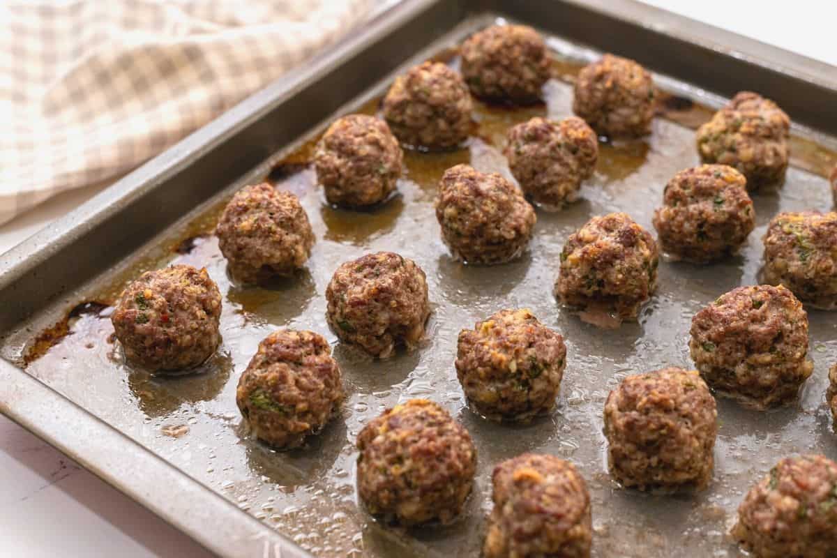 how-to-cook-homemade-meatballs-in-the-oven