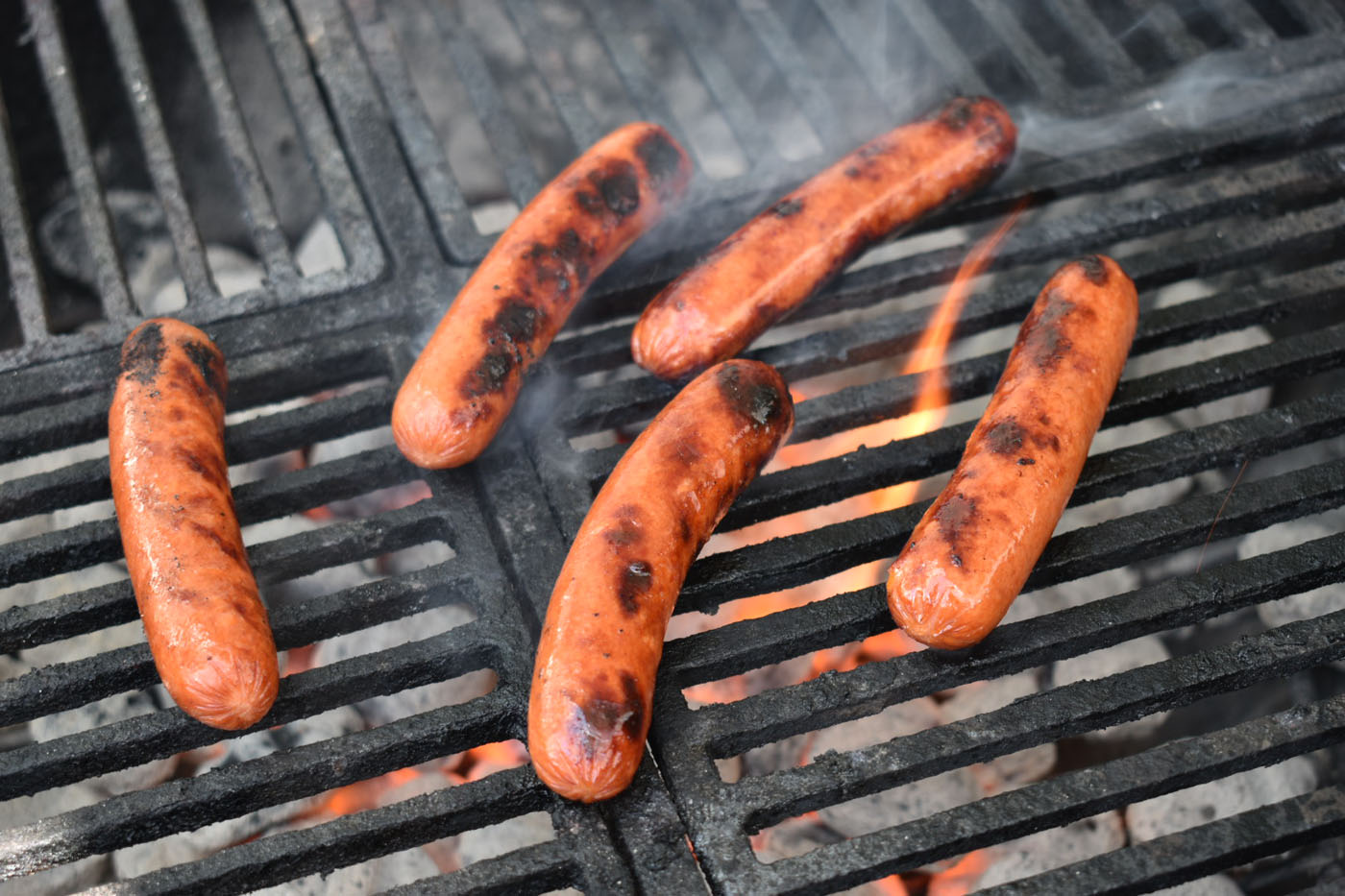 how-to-cook-hot-dog-on-grill