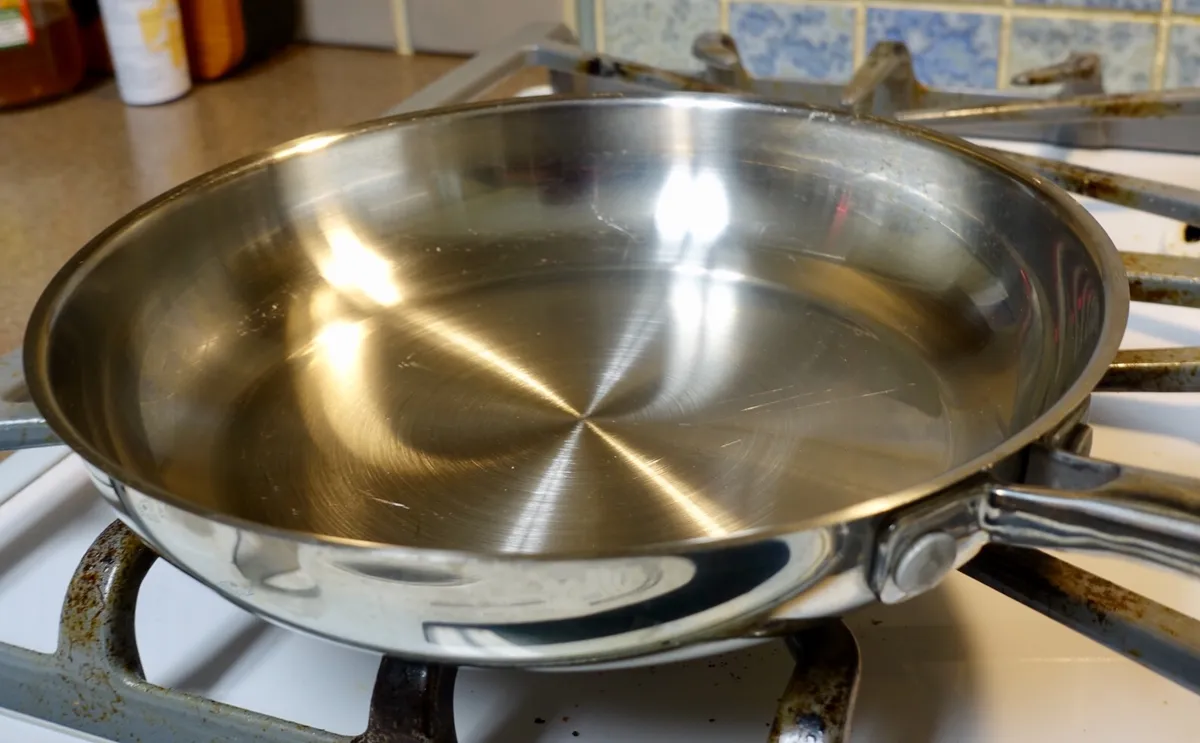 how-to-cook-in-stainless-steel-pans
