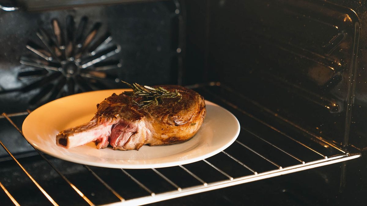 how-to-cook-medium-steak-in-oven