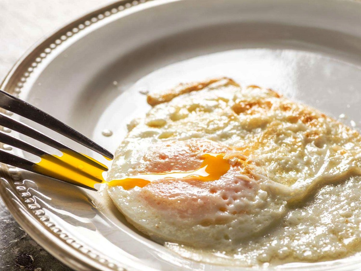how-to-cook-over-easy-egg