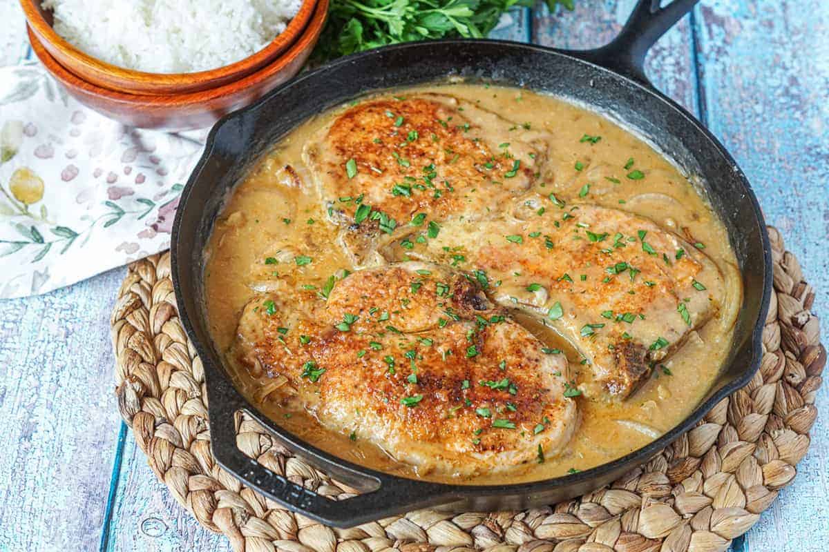 how-to-cook-pork-chops-with-gravy