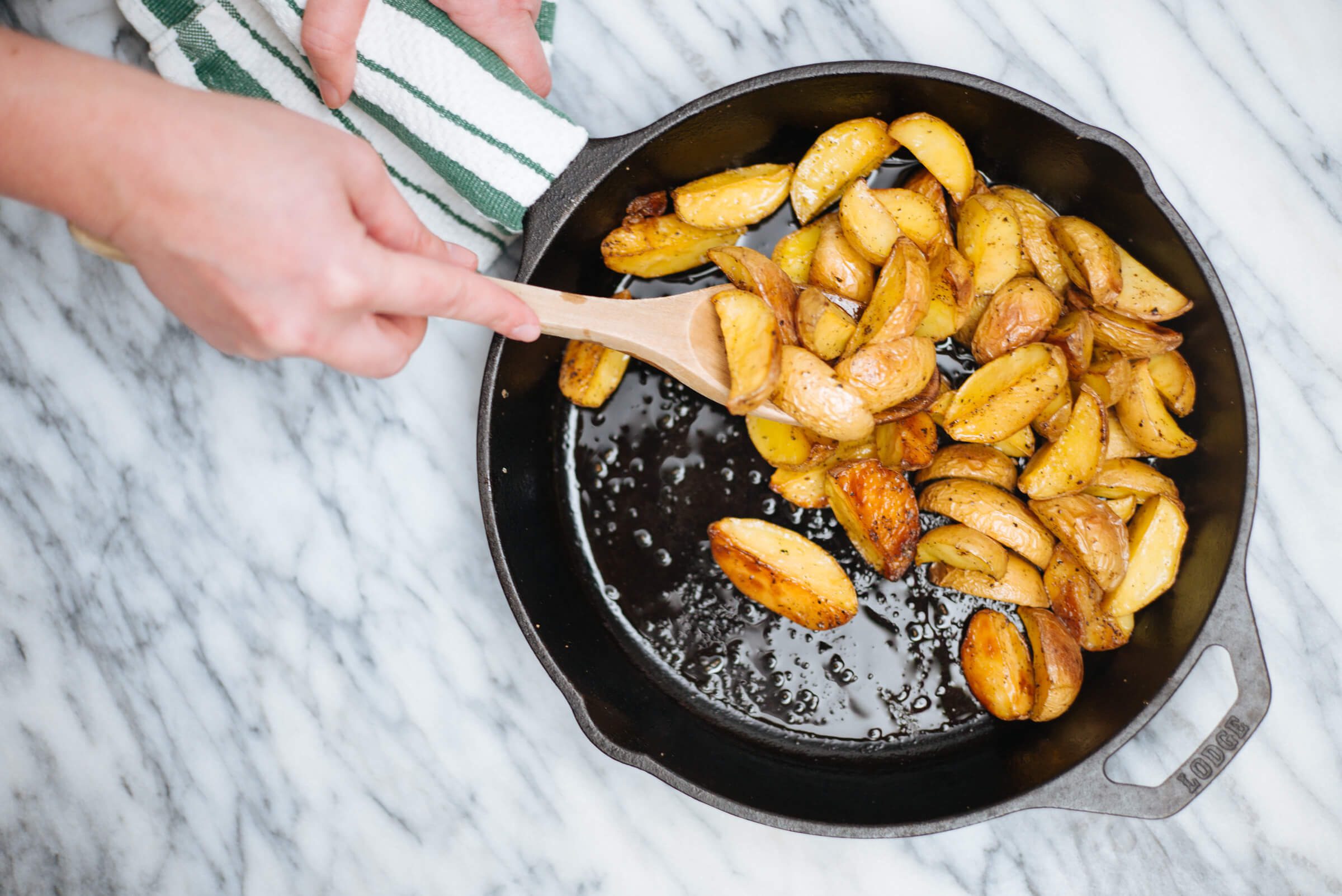how-to-cook-potatoes-in-a-cast-iron-skillet