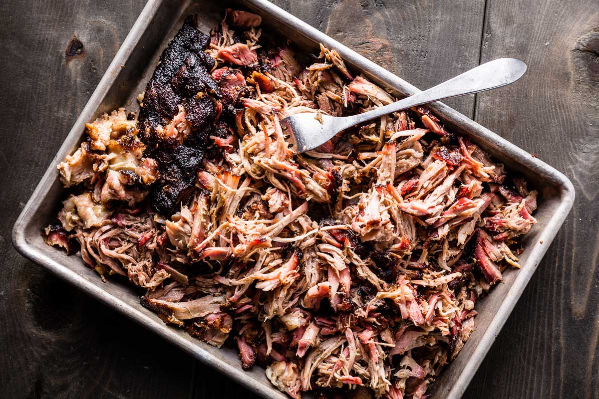how-to-cook-pulled-pork-in-a-smoker