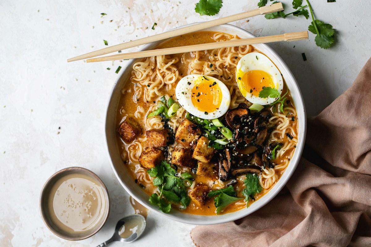 how-to-cook-ramen-with-an-egg