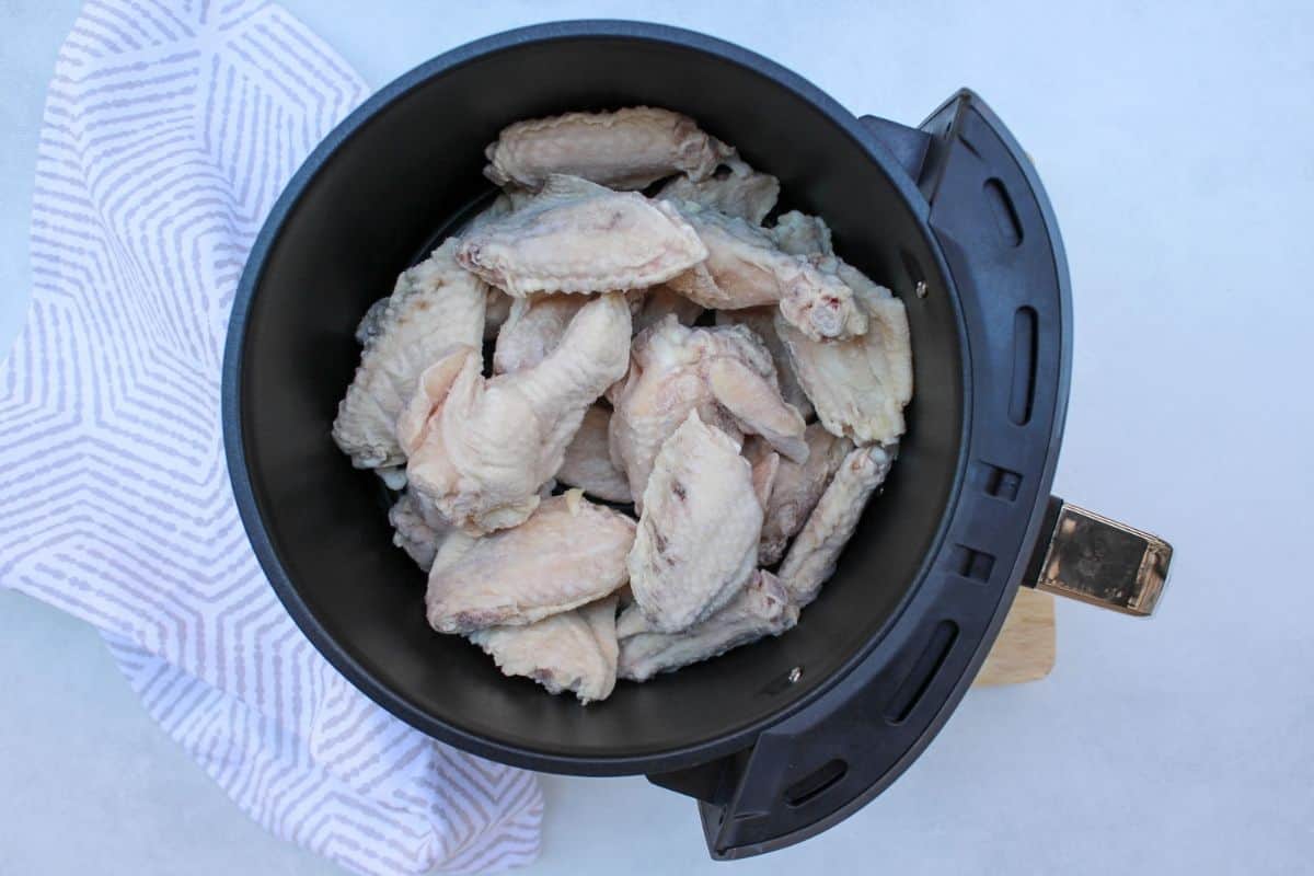 how-to-cook-raw-frozen-chicken-wings-in-air-fryer