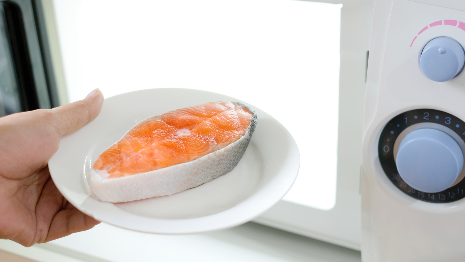 how-to-cook-salmon-in-a-microwave