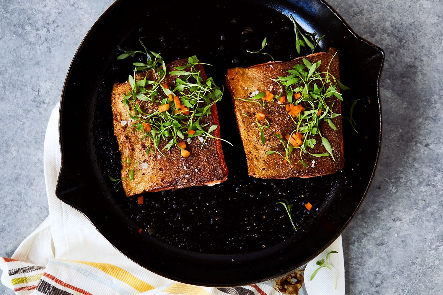 how-to-cook-salmon-in-cast-iron-skillet-in-oven