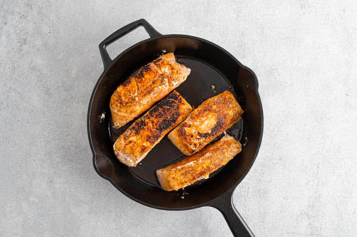 how-to-cook-salmon-in-iron-skillet