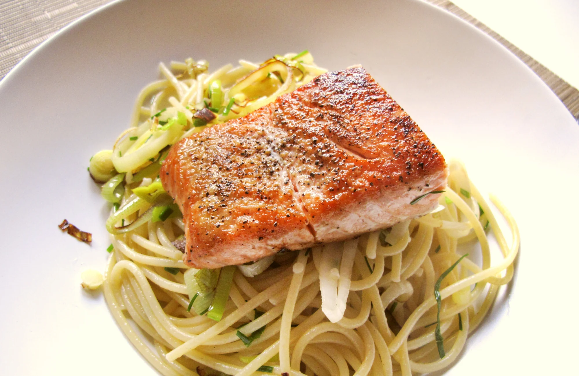 how-to-cook-salmon-pasta