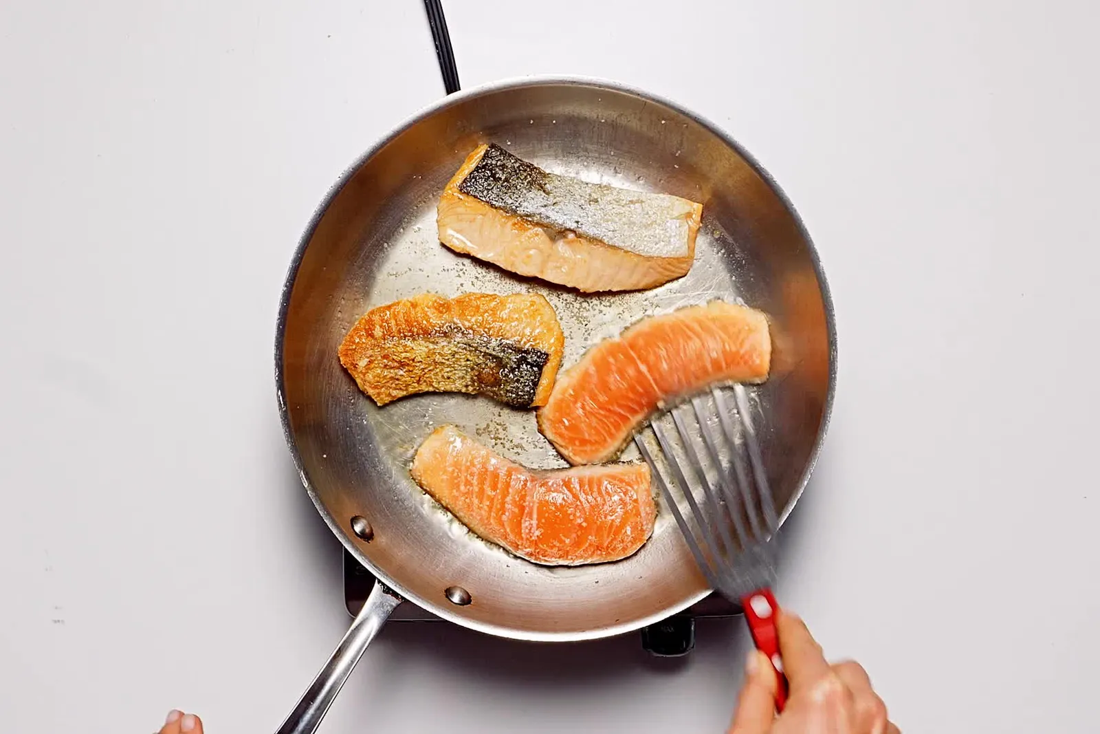 how-to-cook-salmon-with-skin-in-a-pan