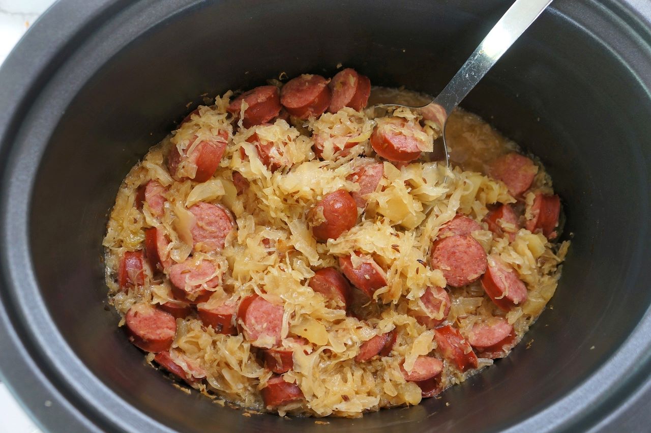 how-to-cook-sauerkraut-and-kielbasa-in-a-crockpot