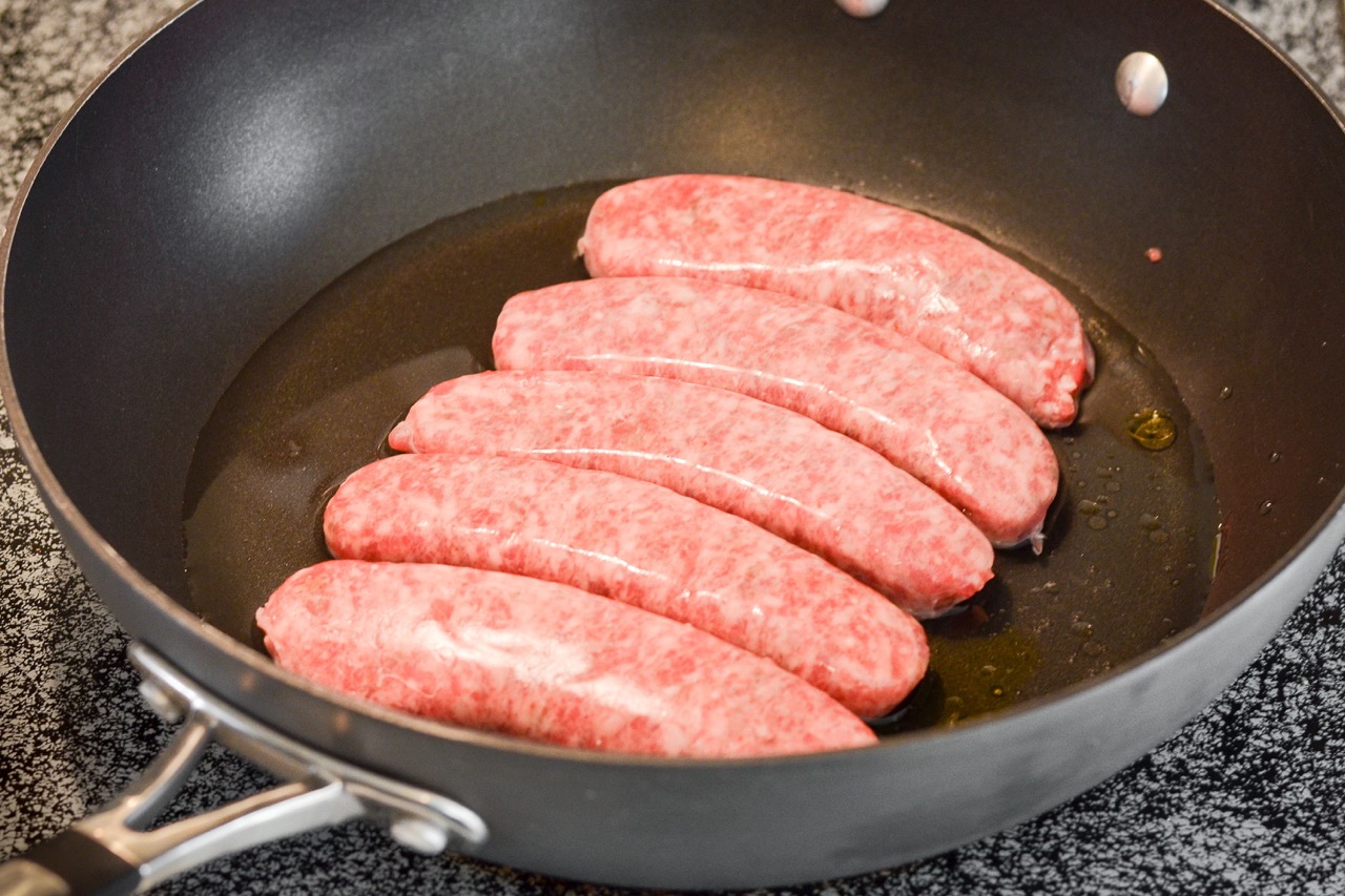 how-to-cook-sausage-on-stove-top