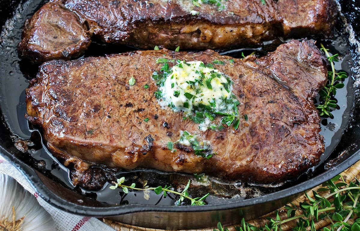 https://recipes.net/wp-content/uploads/2023/12/how-to-cook-sirloin-steak-strips-in-a-pan-1701543651.jpg
