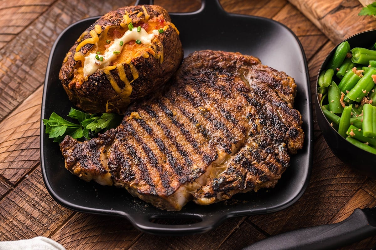 Copycat Texas Roadhouse Steak Rub - The Cozy Cook