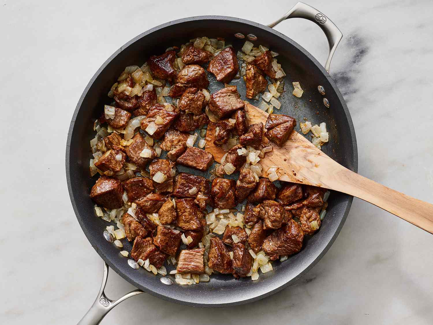 how-to-cook-tender-beef-tips-on-the-stove