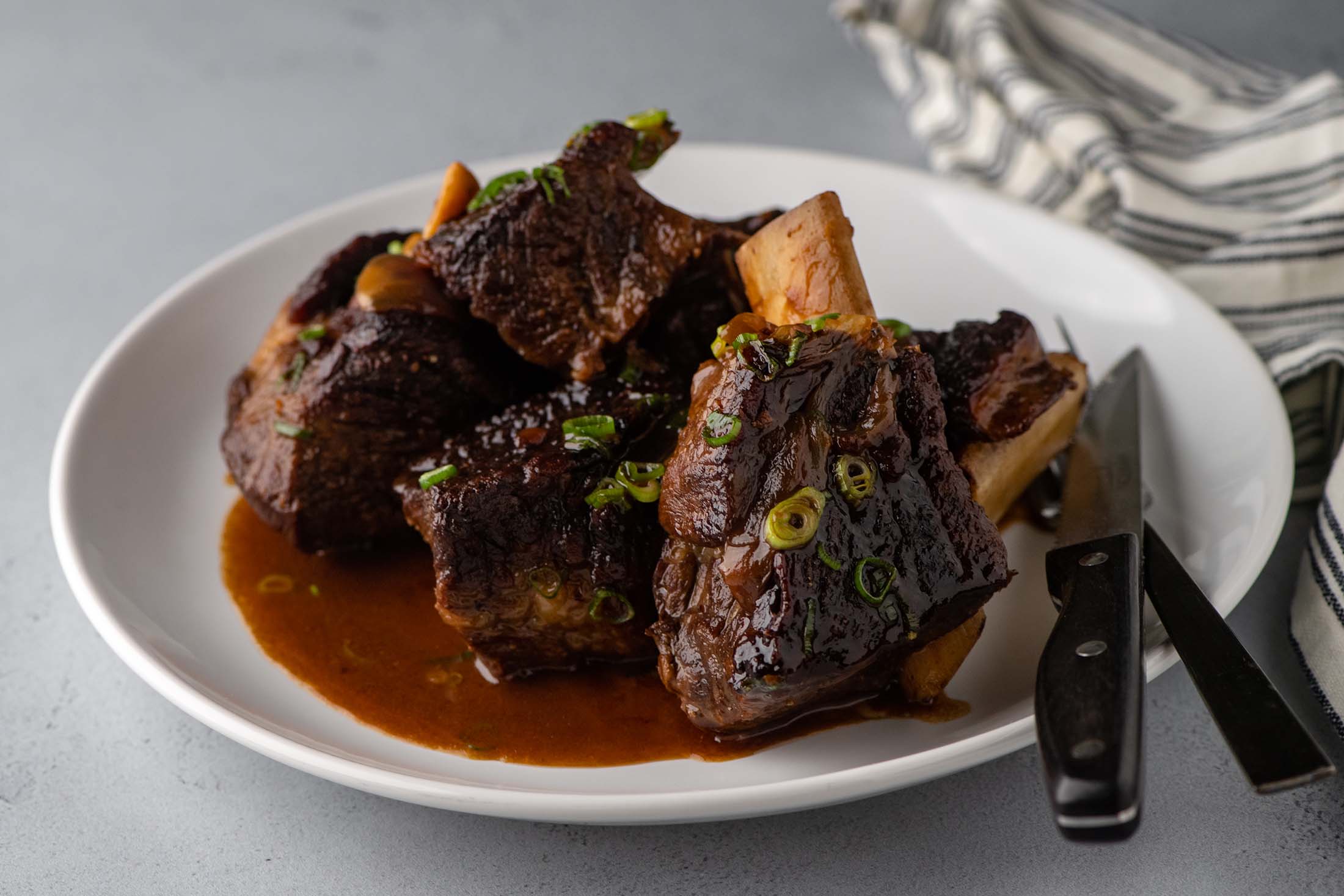 how-to-cook-tender-oxtails-on-the-stove