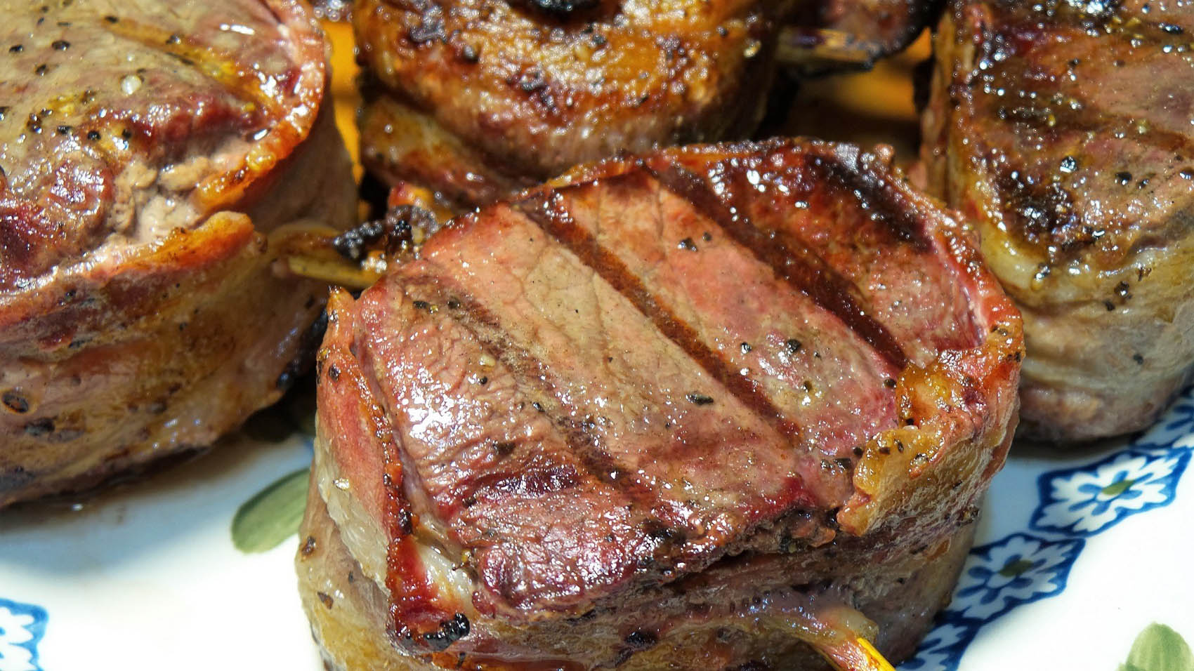 how-to-cook-tenderloin-filet-wrapped-in-bacon