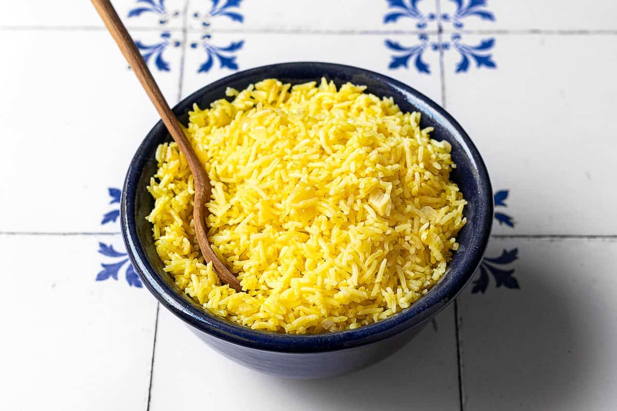 how-to-cook-yellow-rice-on-the-stove