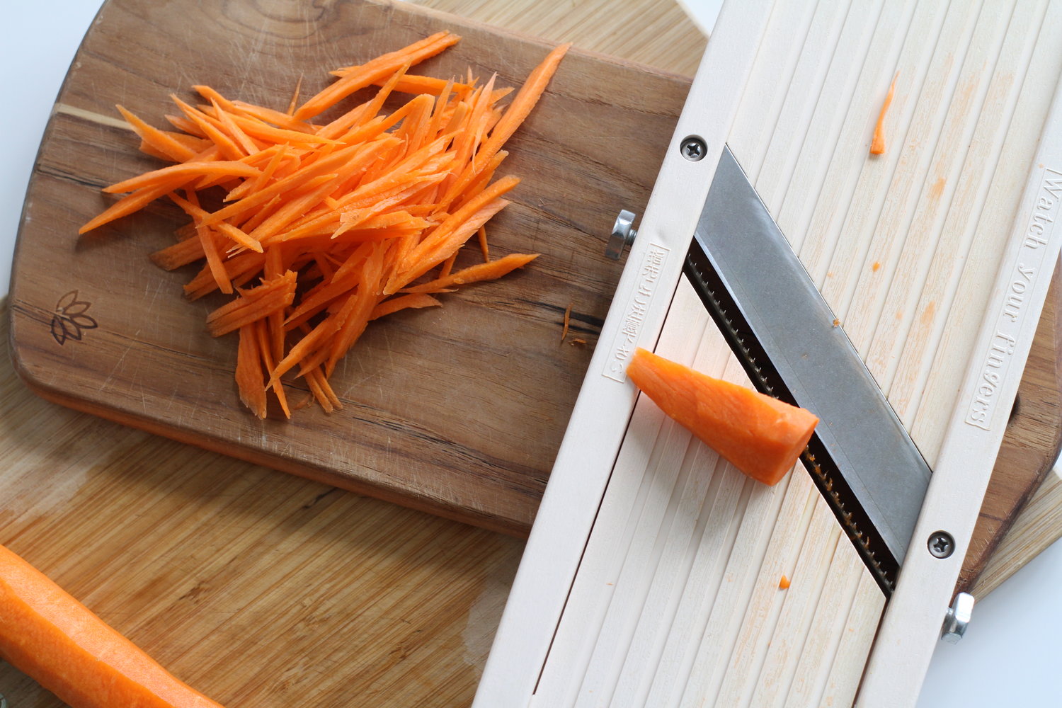 how-to-julienne-carrots-with-a-mandoline