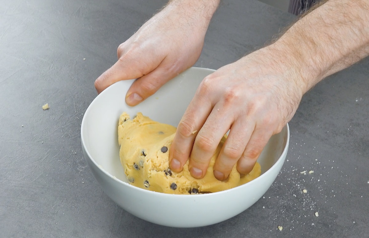 how-to-knead-cookie-dough-by-hand