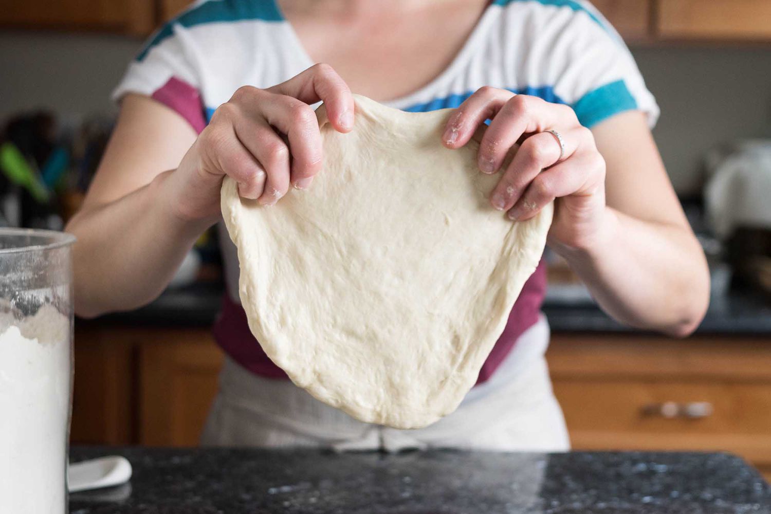 how-to-knead-pizza-dough