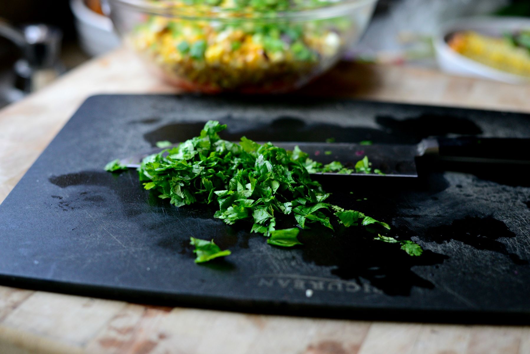 how-to-mince-cilantro