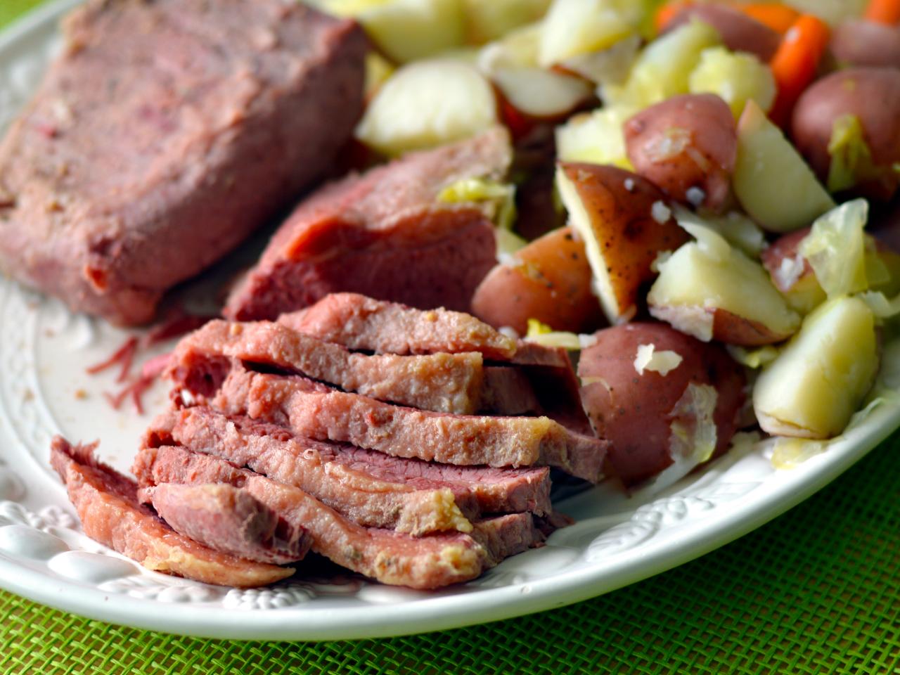 how-to-poach-a-corned-beef