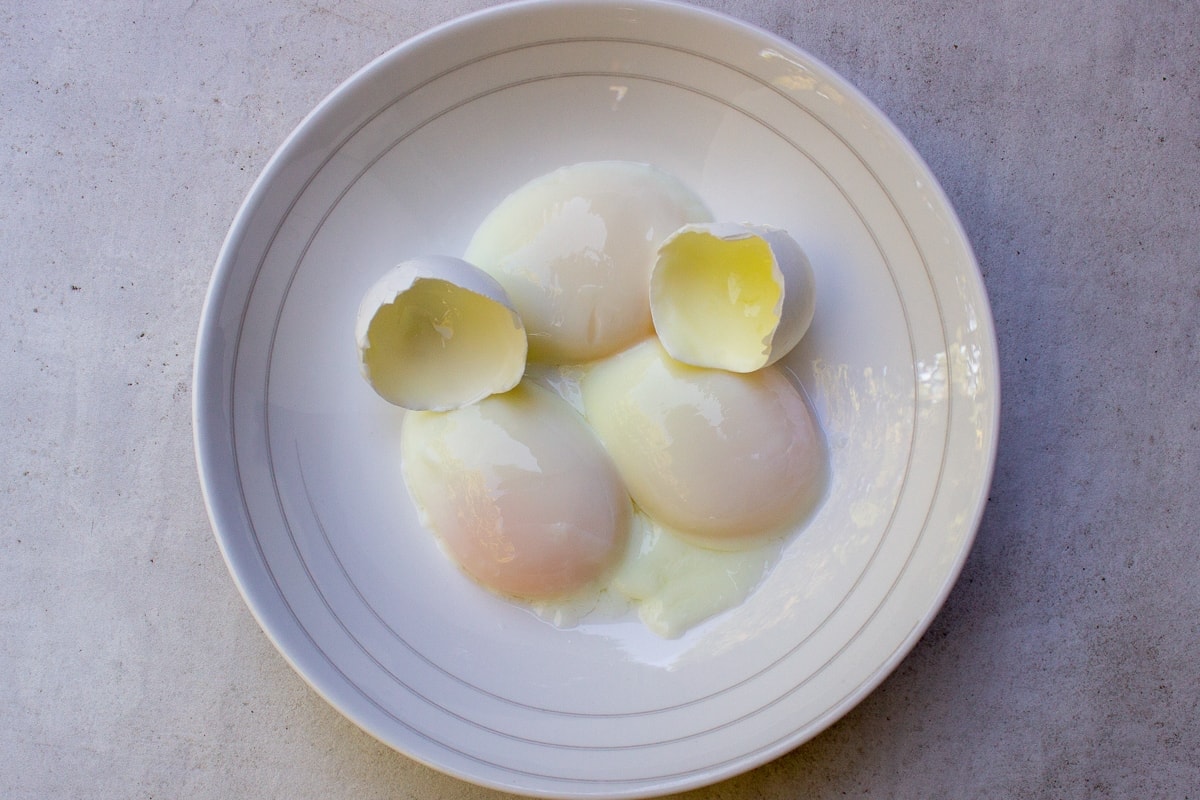 how-to-poach-an-egg-in-the-shell