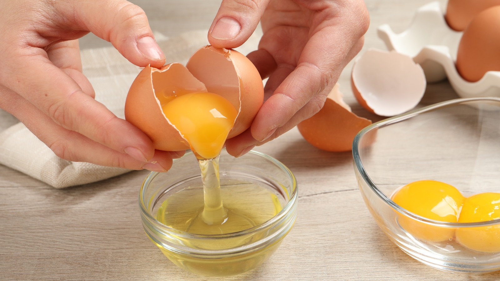 how-to-poach-an-egg-yolk-only