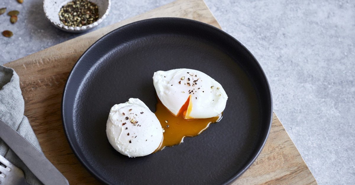 how-to-poach-eggs-in-a-restaurant