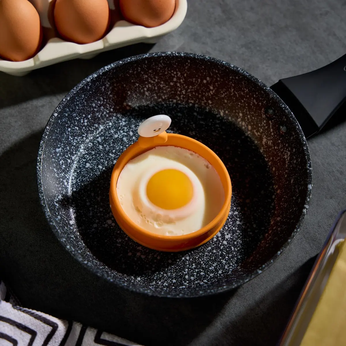 How To Poach Eggs Using Egg Rings 