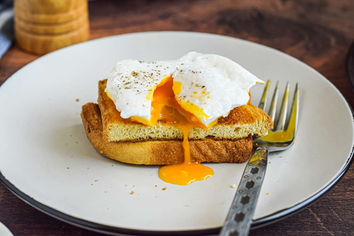 how-to-poach-eggs-without-an-egg-poacher