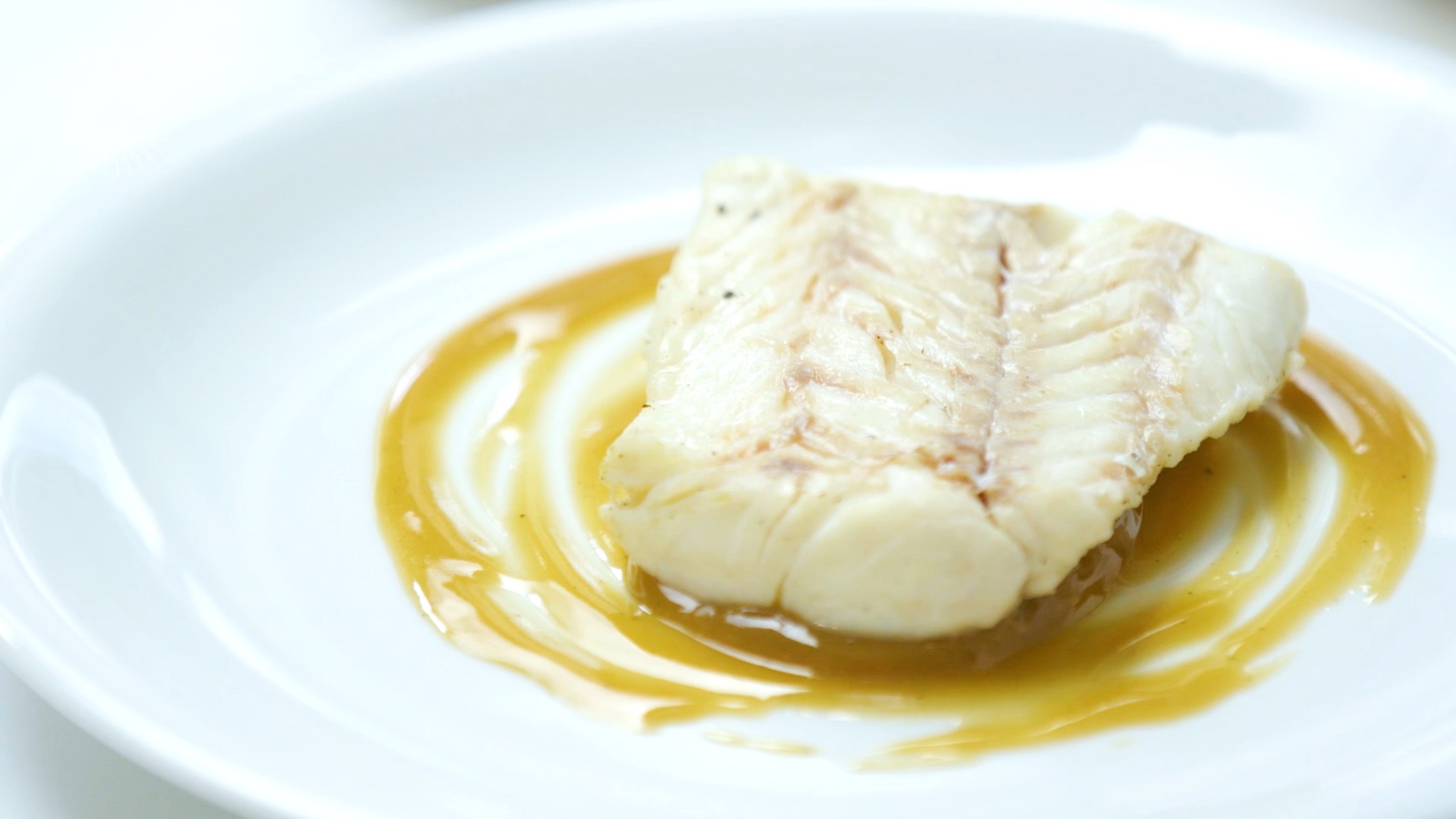 how-to-poach-hake-fillets