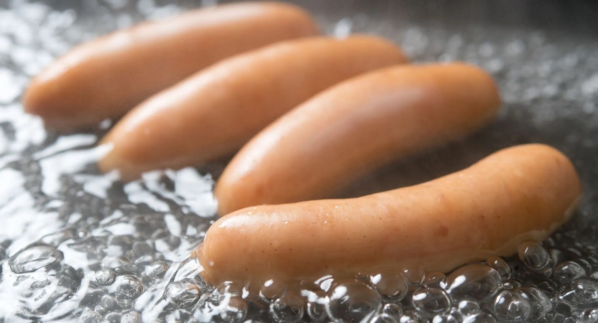 how-to-poach-sausages