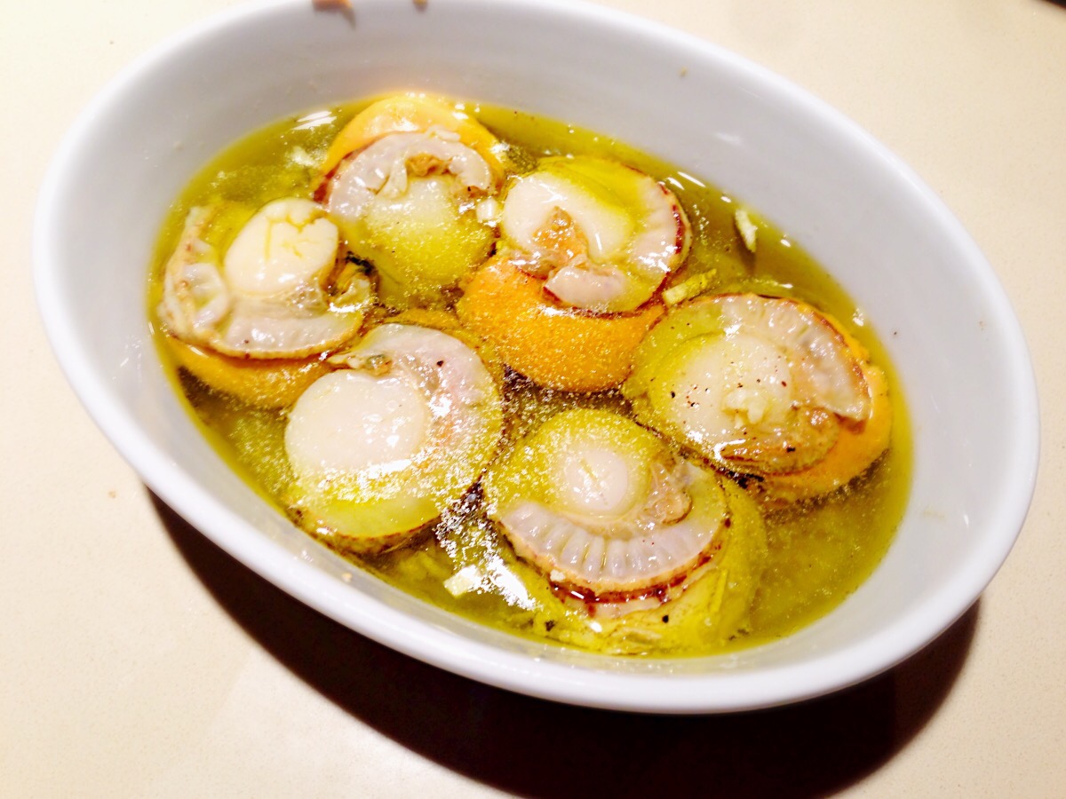 how-to-poach-scallops