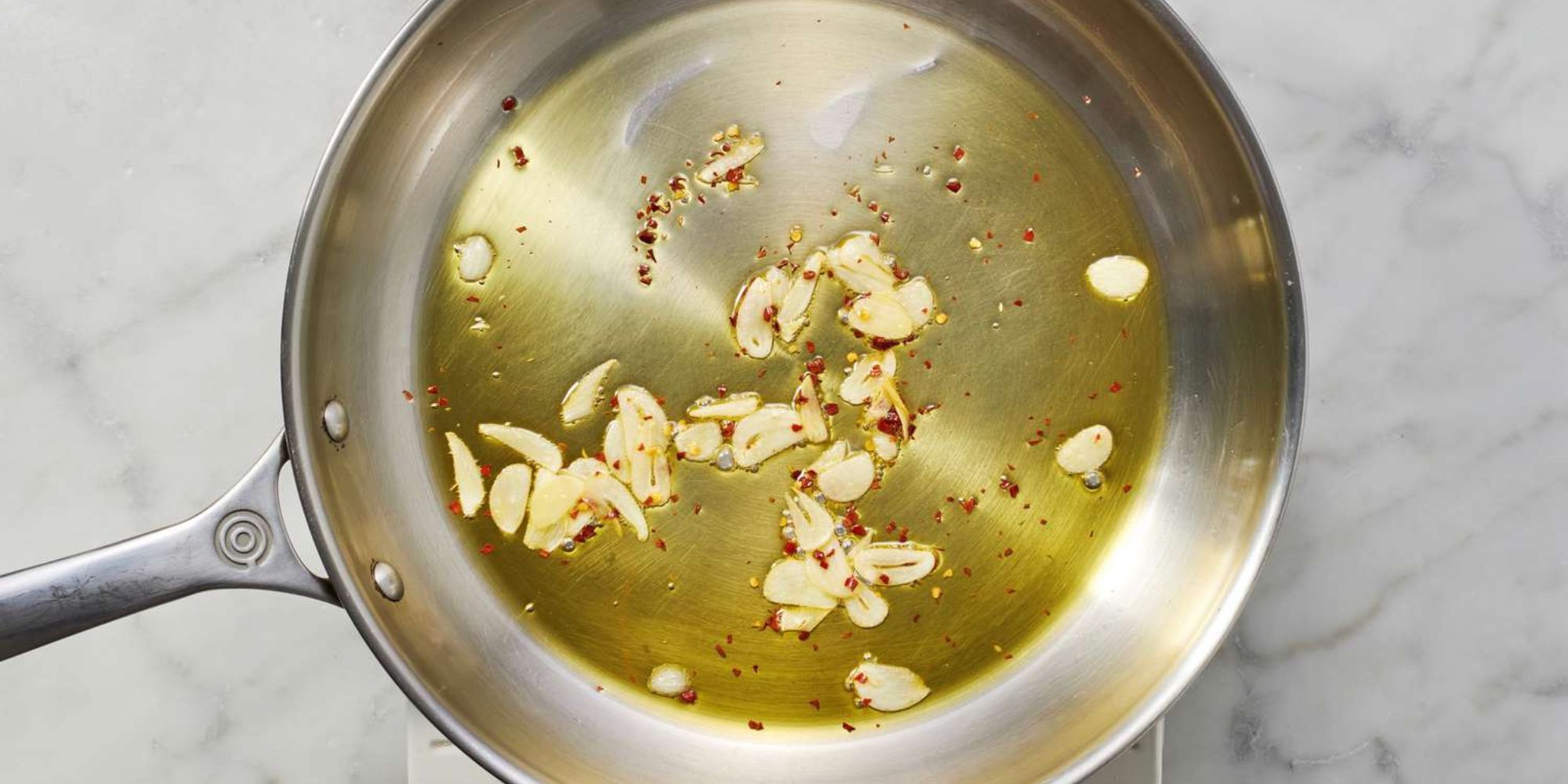 how-to-saute-garlic-in-olive-oil