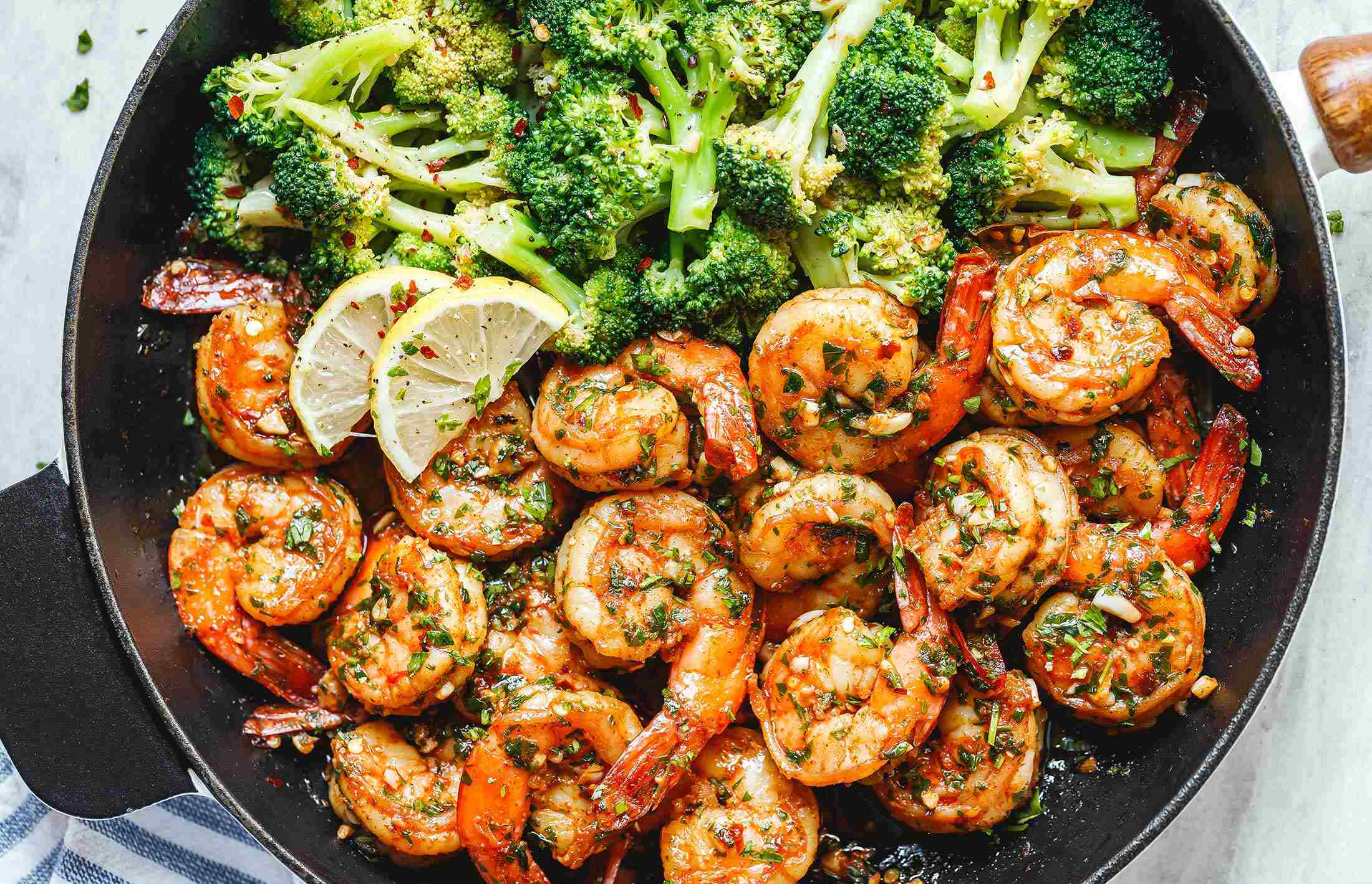 how-to-saute-shrimp-broccoli-onions-bell-peppers-with-olive-oil