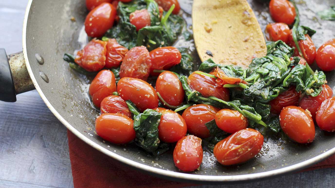 How To Saute Spinach And Tomatoes
