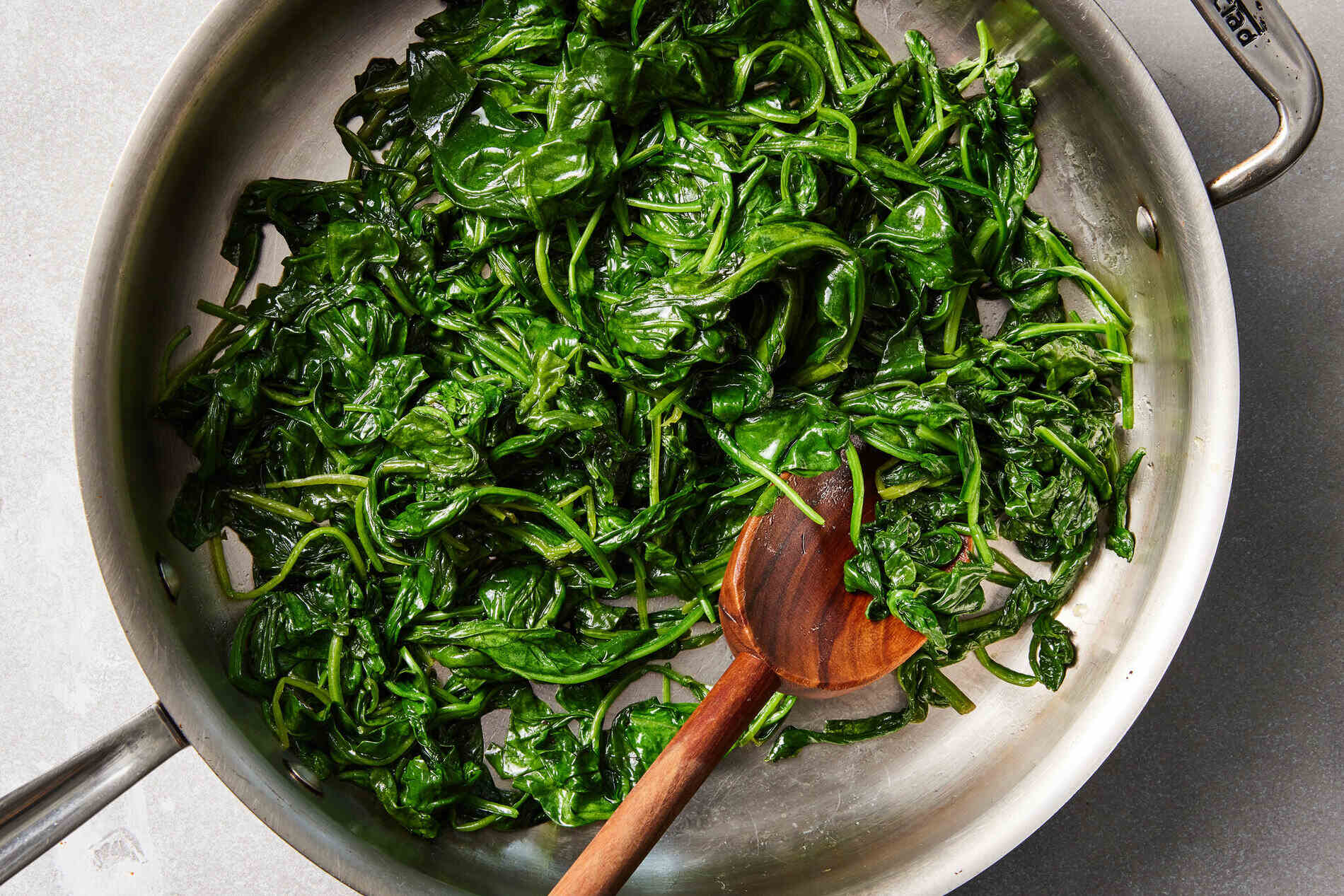how-to-saute-spinach-without-being-bitter