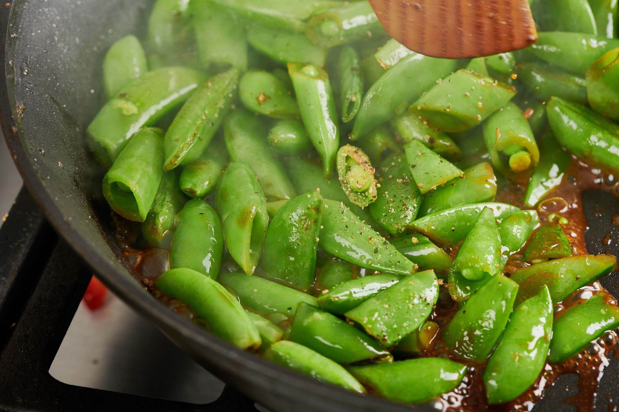 how-to-stir-fry-sugar-peas