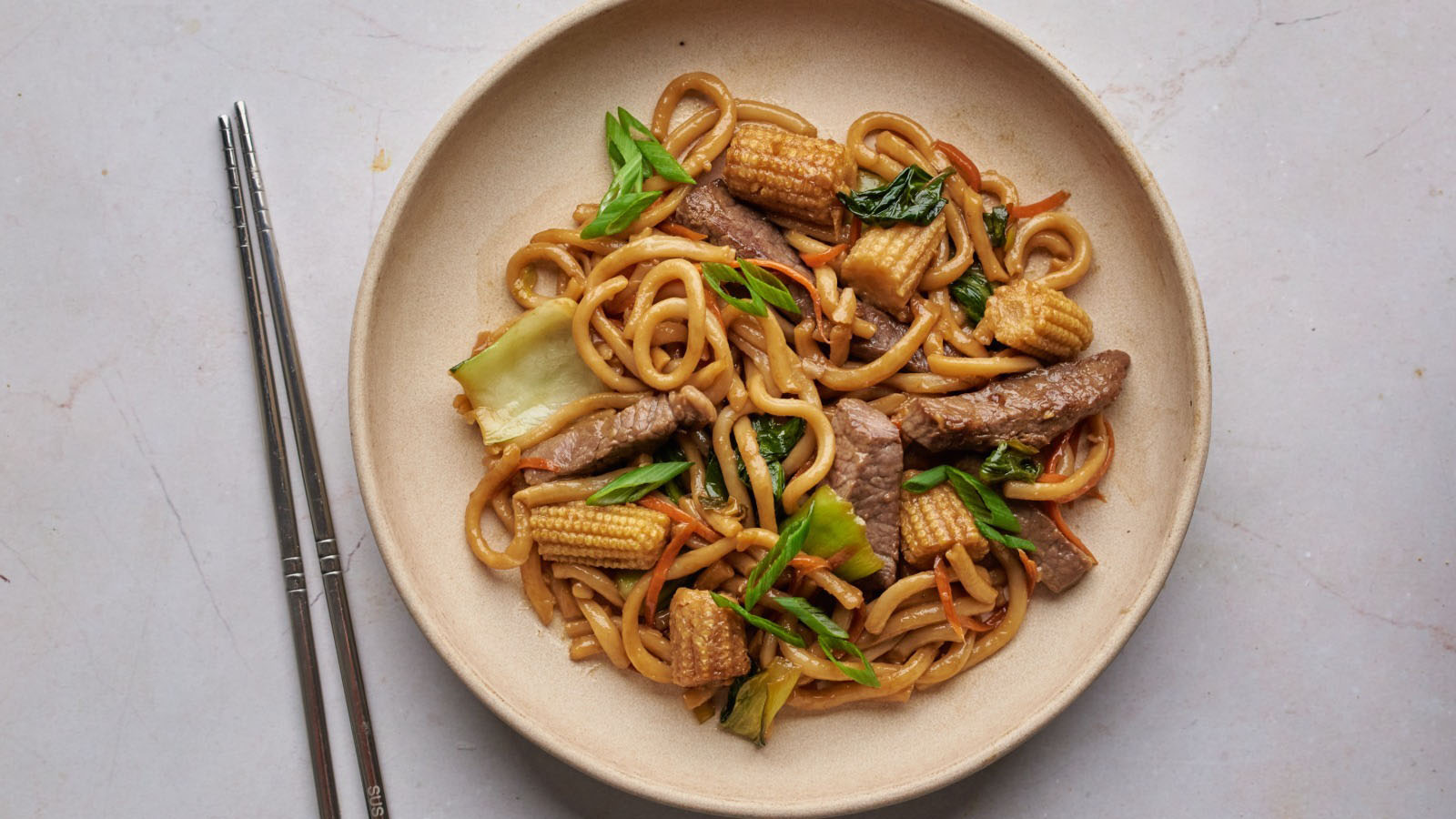 how-to-stir-fry-udon-noodle