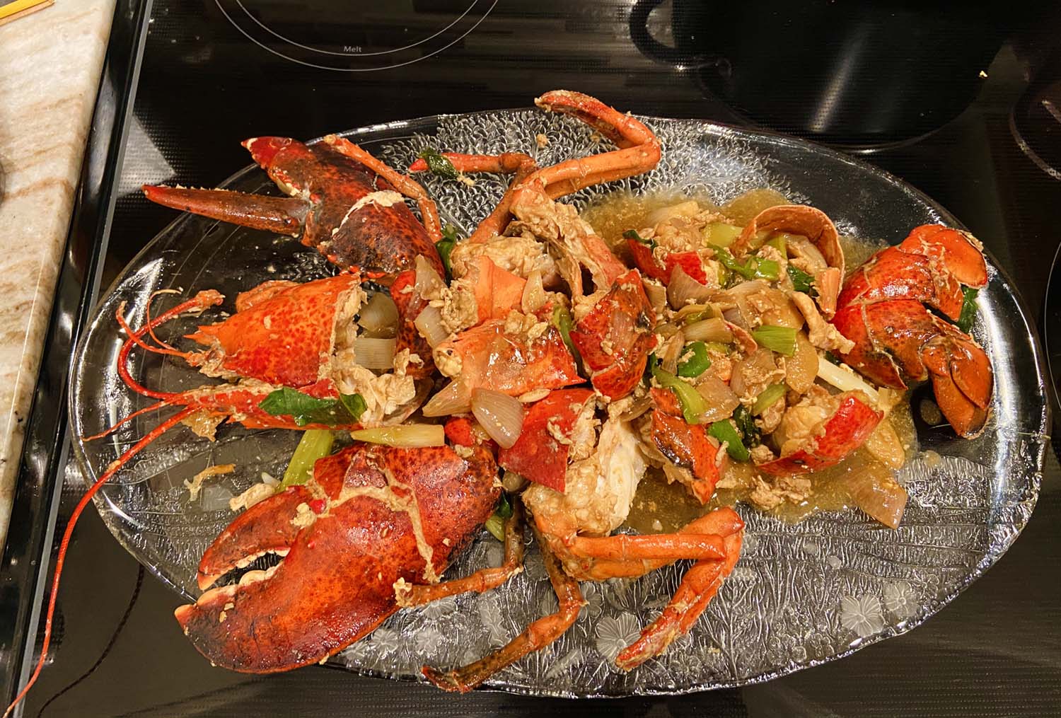 how-to-stir-fry-whole-lobster-on-the-stove