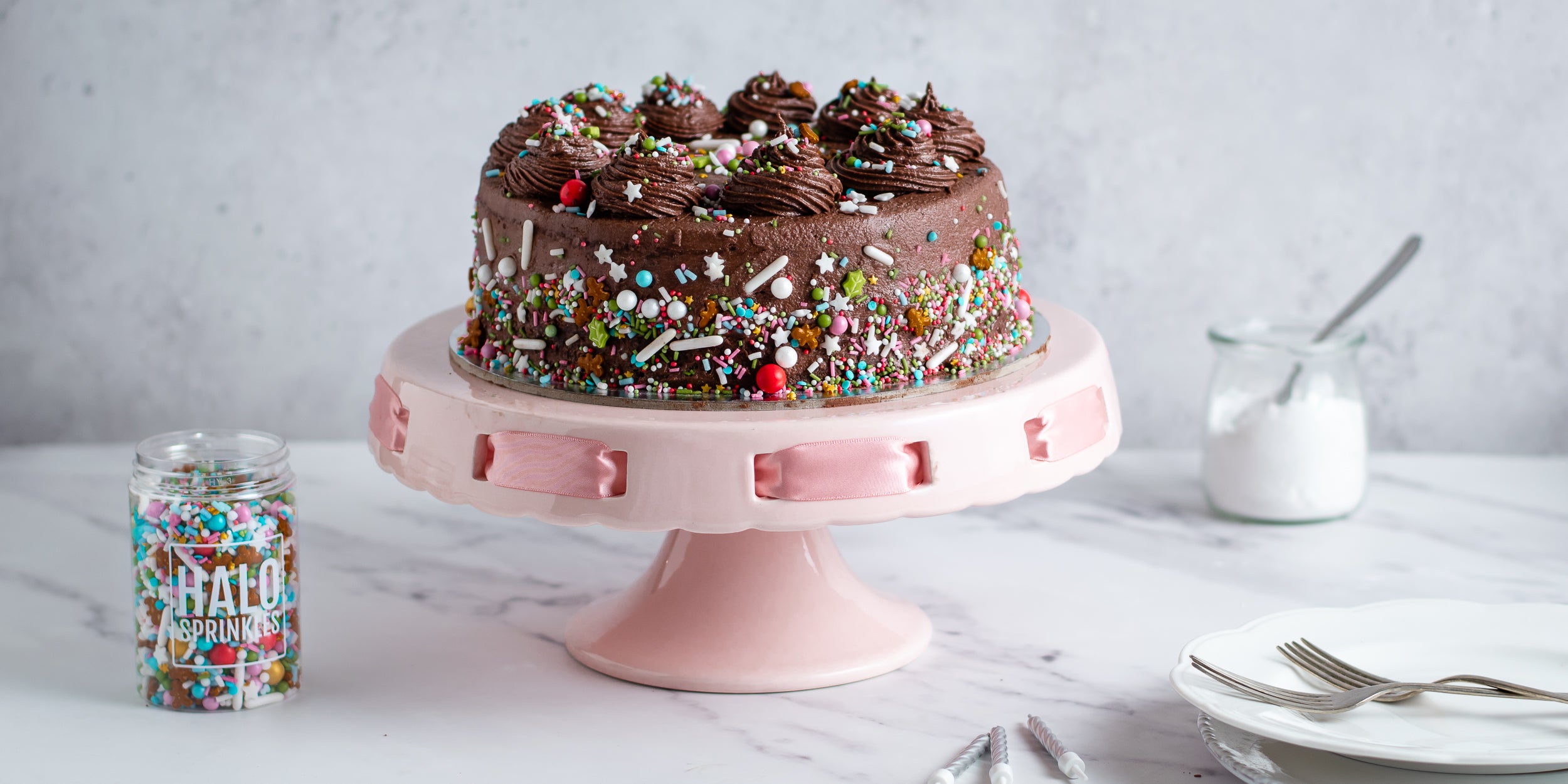 how-to-bake-a-birthday-cake-and-decorate-it