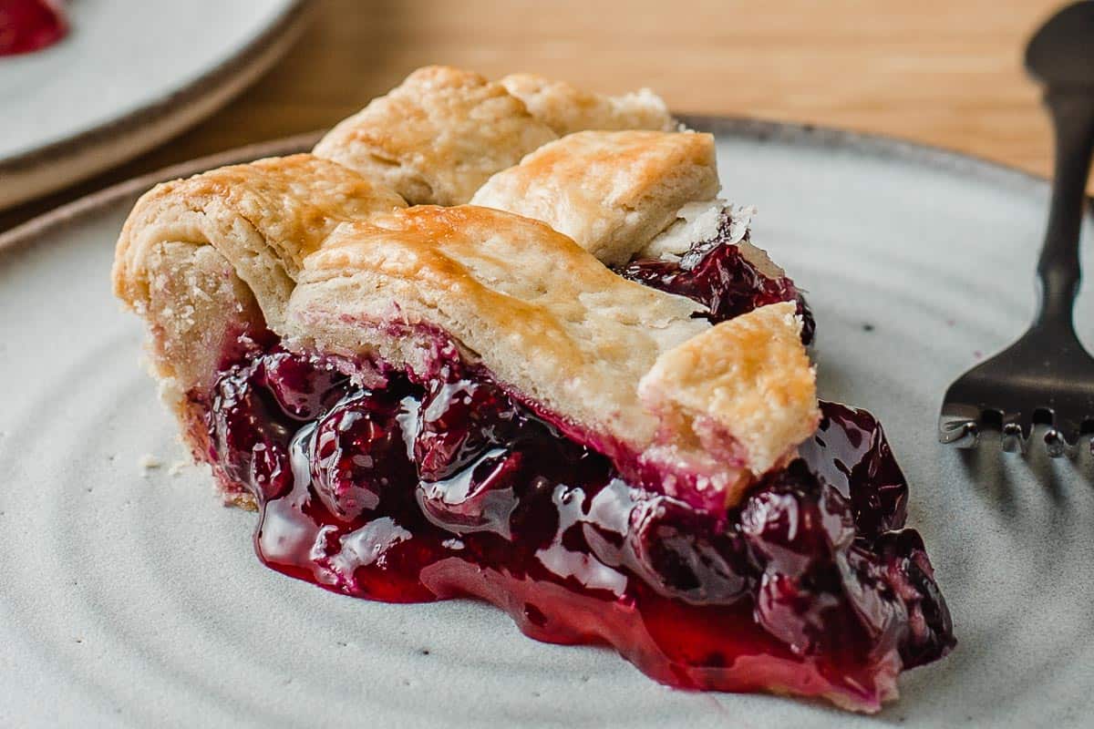 how-to-bake-a-blueberry-pie-from-canned-filling